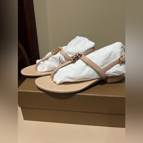 NIB- Burberry Emily 20 sandals - Picture 2 of 5